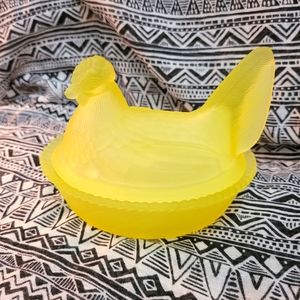 Vintage uranium West Moreland hen on a nest